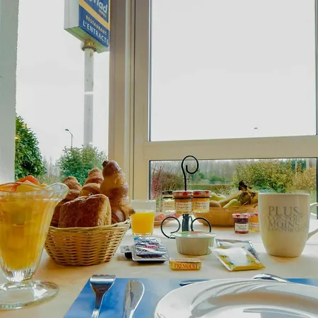 Sure By Western Calais Tunnel S/ Manche Hotel