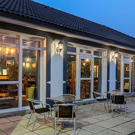 Sure By Western Calais Tunnel S/ Manche 호텔 콘켈