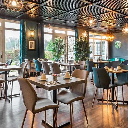 Sure By Western Calais Tunnel S/ Manche 호텔 콘켈