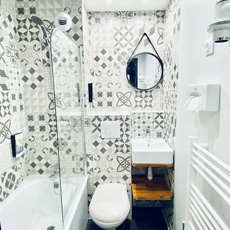 호텔 Sure By Western Calais Tunnel S/ Manche 콘켈