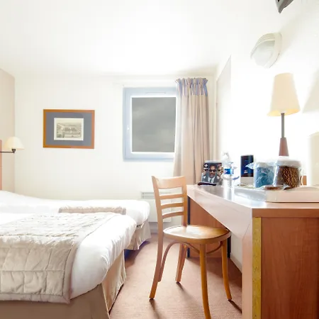 Sure By Western Calais Tunnel S/ Manche 호텔 2*