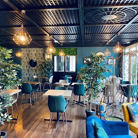 Sure By Western Calais Tunnel S/ Manche 호텔 2*