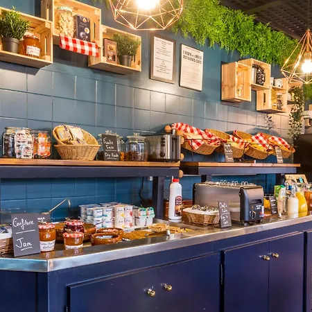 Sure By Western Calais Tunnel S/ Manche 호텔 콘켈