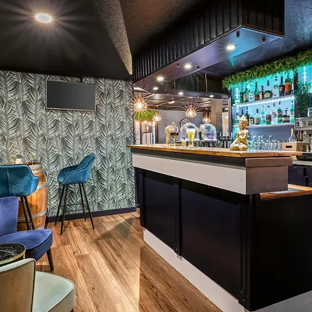 Sure By Western Calais Tunnel S/ Manche 호텔