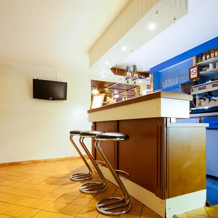 호텔 Sure By Western Calais Tunnel S/ Manche 2*