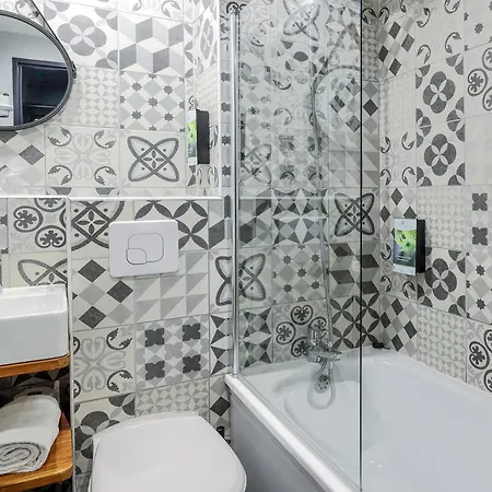 호텔 Sure By Western Calais Tunnel S/ Manche