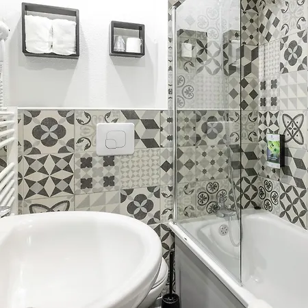 Sure By Western Calais Tunnel S/ Manche 콘켈