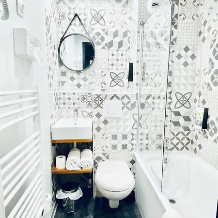 Sure By Western Calais Tunnel S/ Manche Hotel