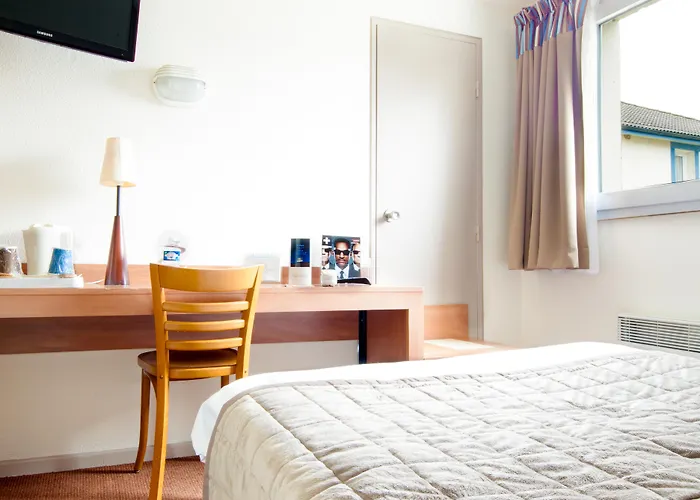 Sure By Western Calais Tunnel S/ Manche Hotel