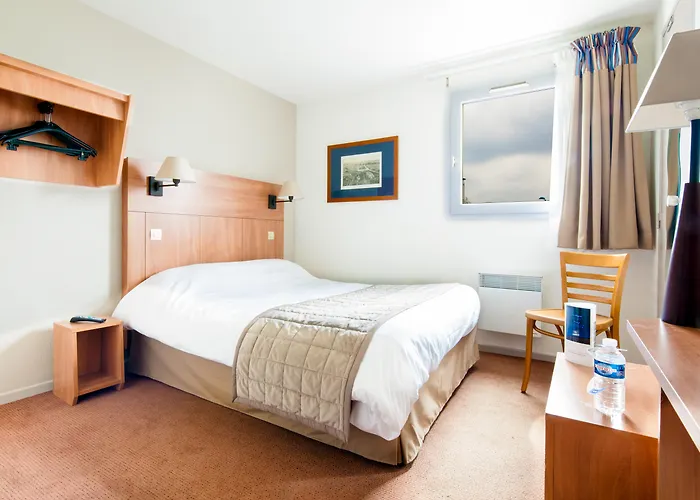 Sure By Western Calais Tunnel S/ Manche 2*