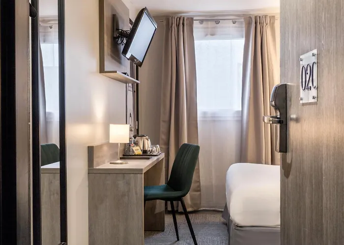 Sure By Western Calais Tunnel S/ Manche 2*